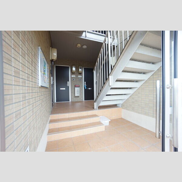 現地周辺 (共用部階段回り)