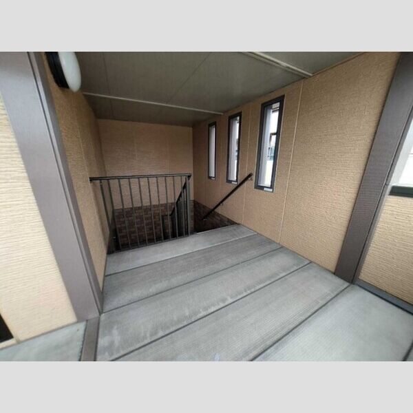 現地周辺 (共用廊下)