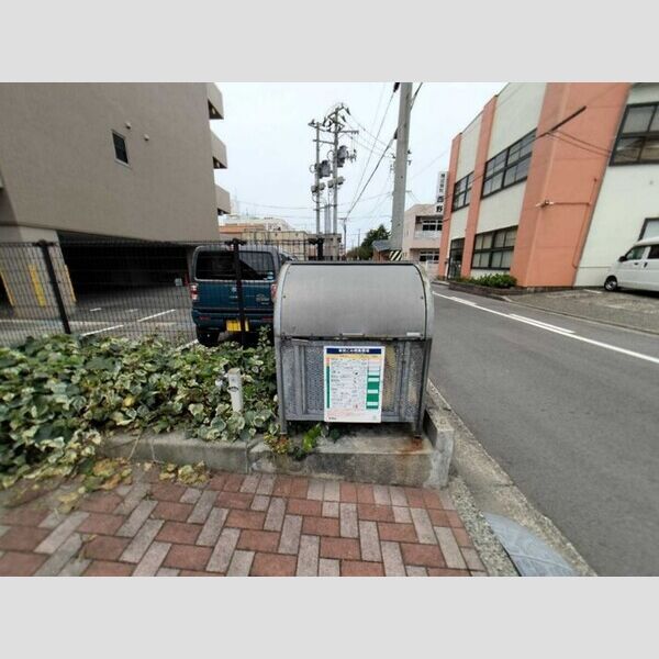 現地周辺 (ゴミ捨て場)