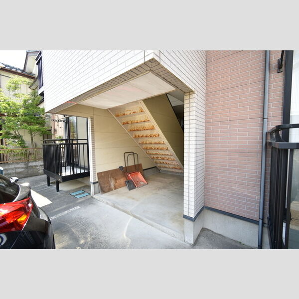 エントランス (共用部入口)