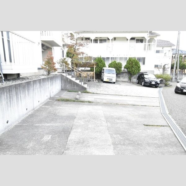 駐車場 (駐車場)