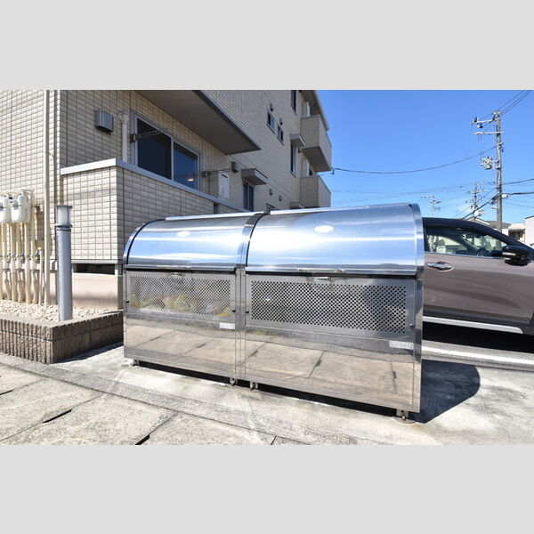 現地周辺 (ゴミステーション)