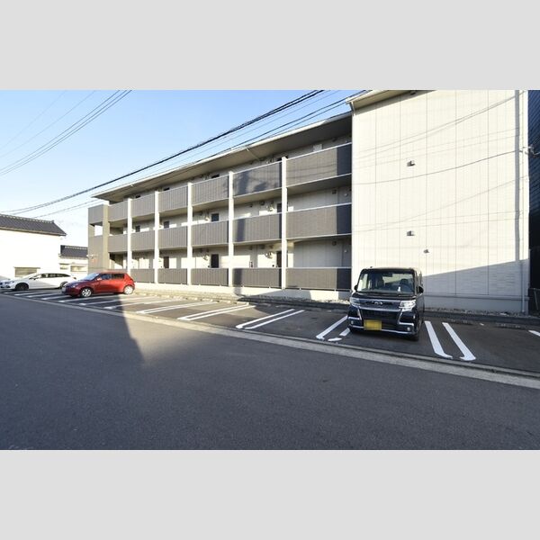 駐車場 (駐車場)