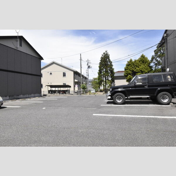 駐車場 (入居者専用駐車場)