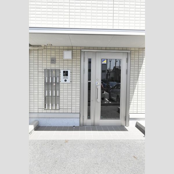 エントランス (エントランス)