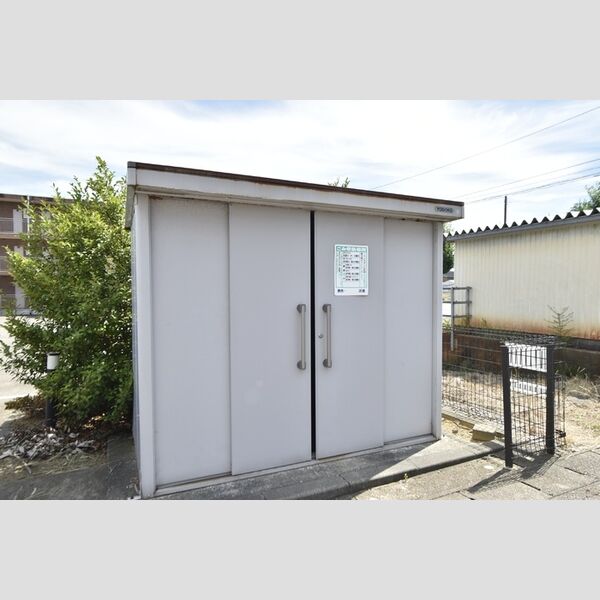 現地周辺 (ゴミステーション)