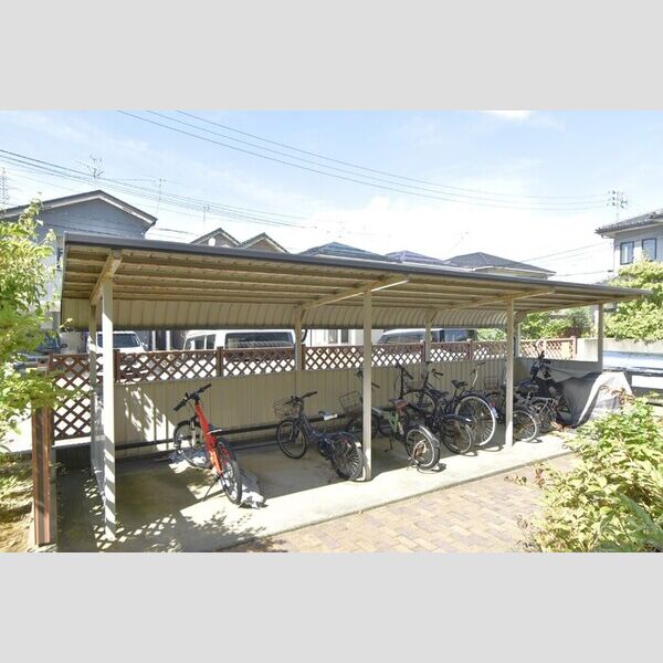 現地周辺 (駐輪場)