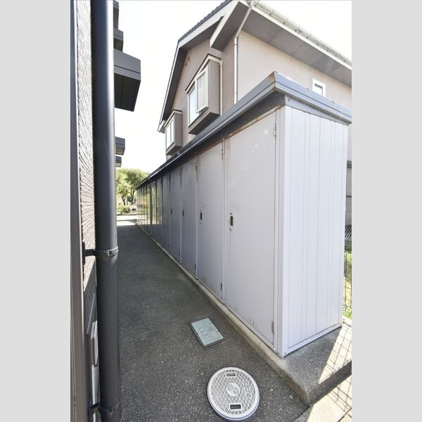 現地周辺 (外物置)