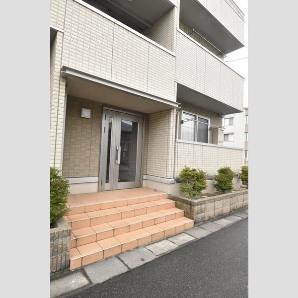 エントランス (エントランス)