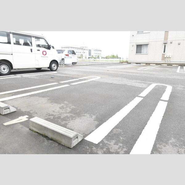 駐車場 (入居者専用駐車場)