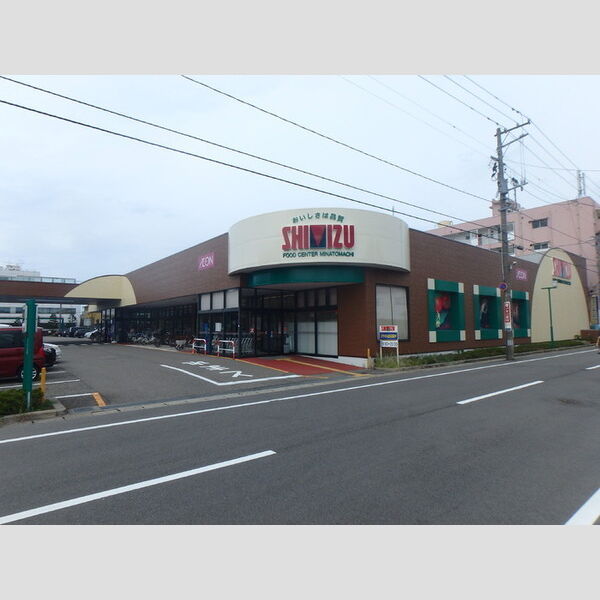 現地周辺 (シミズフードセンター湊町店710m)