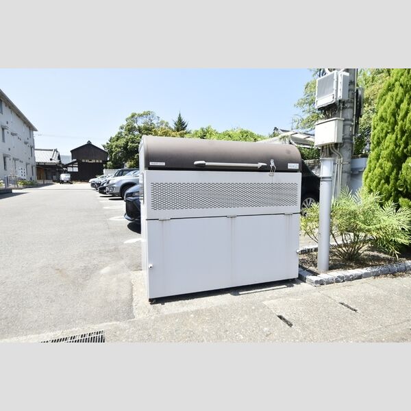 現地周辺 (ゴミステーション)