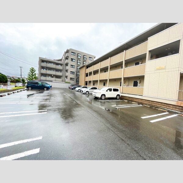 駐車場 (駐車場)