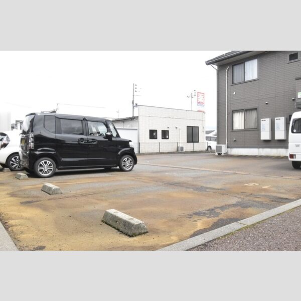 駐車場 (入居者専用駐車場)