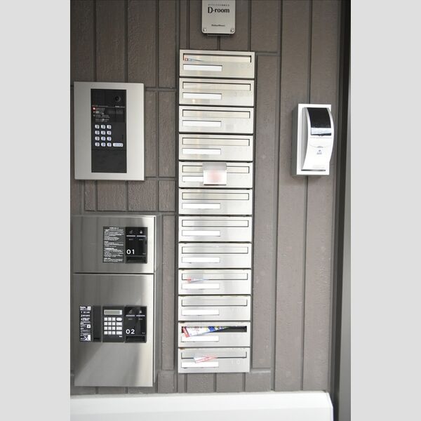 現地周辺 (オートロック　宅配ボックス　集合ポスト)