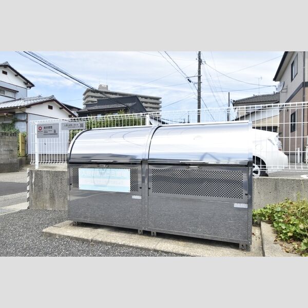 現地周辺 (ゴミステーション)