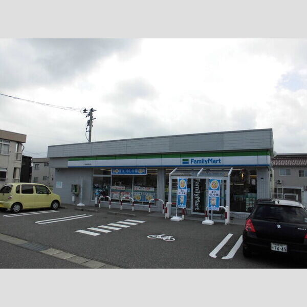 現地周辺 (ファミリーマート新潟中野山店)
