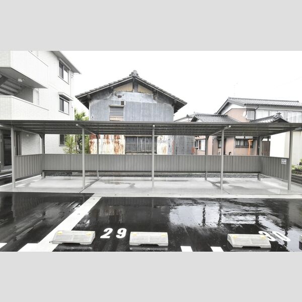 現地周辺 (駐輪場)