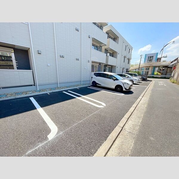 駐車場 (駐車場)