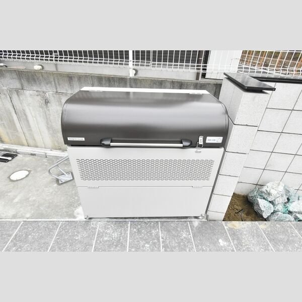 現地周辺 (ダストボックス)