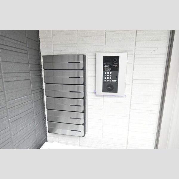 エントランス (集合ポスト　オートロック)