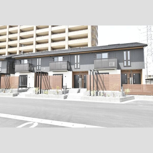 建物外観 (B棟外観)
