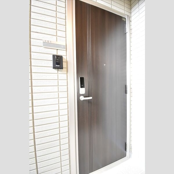 現地周辺 (玄関ドア)