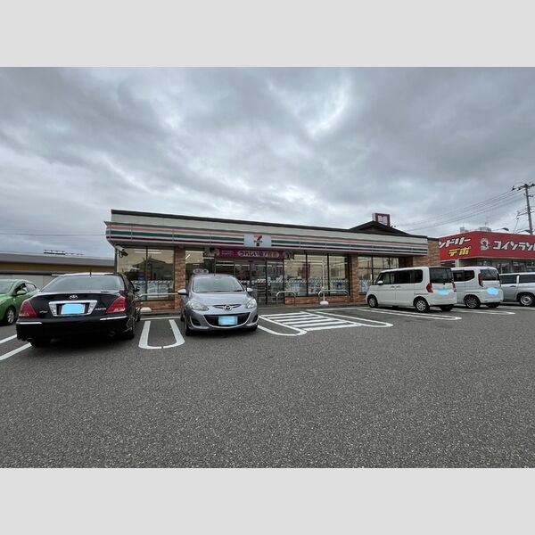 現地周辺 (セブンイレブン新潟本馬越店)