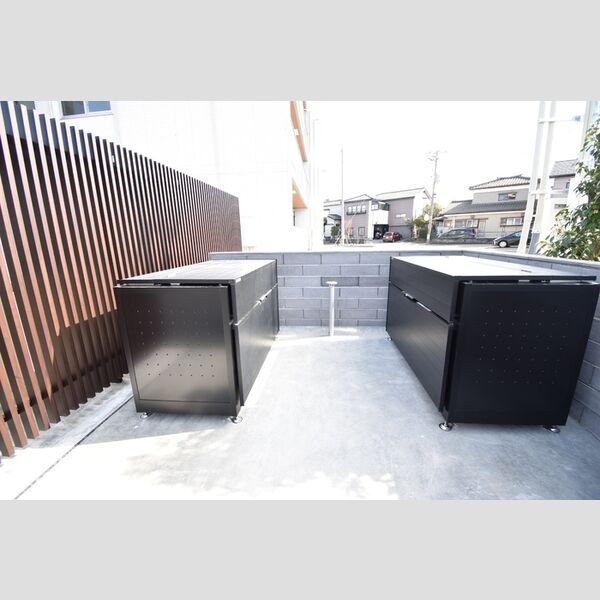 現地周辺 (ゴミステーション)