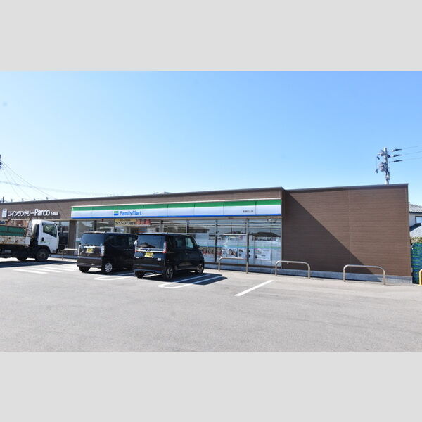 現地周辺 (ファミリーマート新潟石山店)