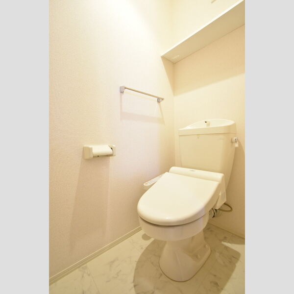 トイレ (トイレ)