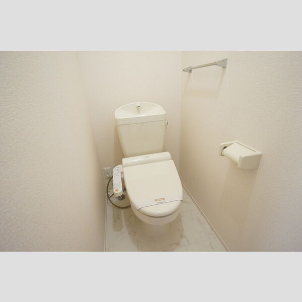 トイレ (温水洗浄暖房便座)