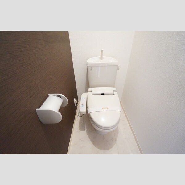 トイレ (温水洗浄暖房便座)