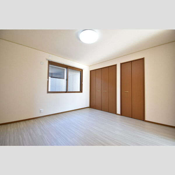 その他 (北側洋室)