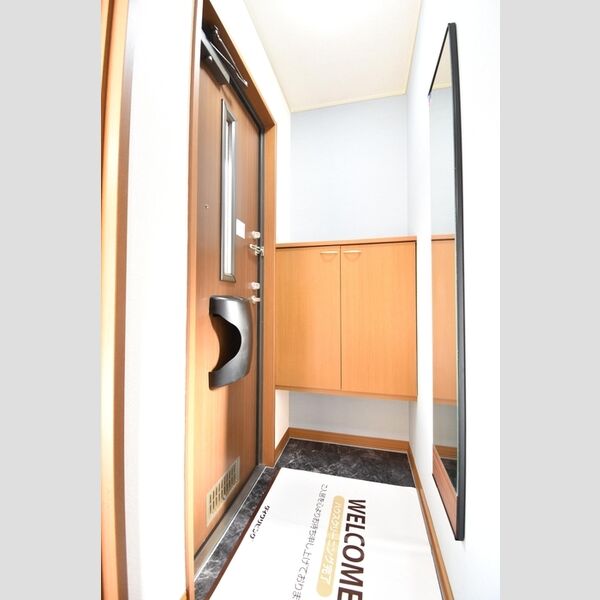 玄関 (シューズボックス・姿見鏡あり)