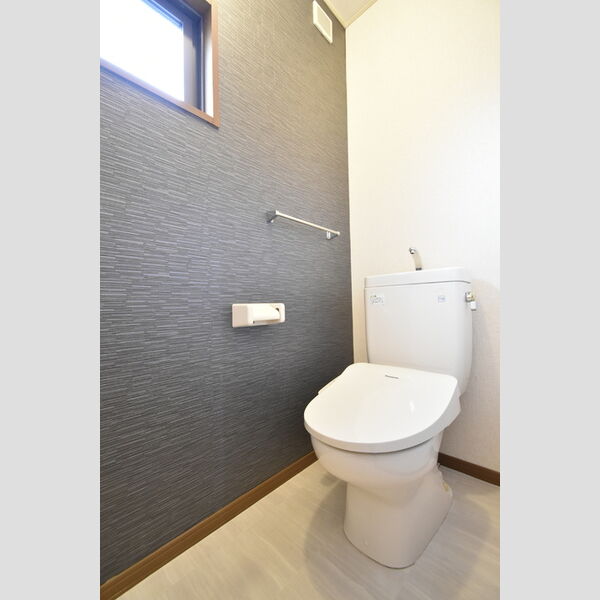 トイレ (トイレ)
