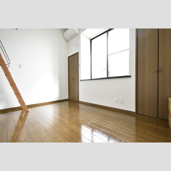 居室・リビング (洋室　別アングル)