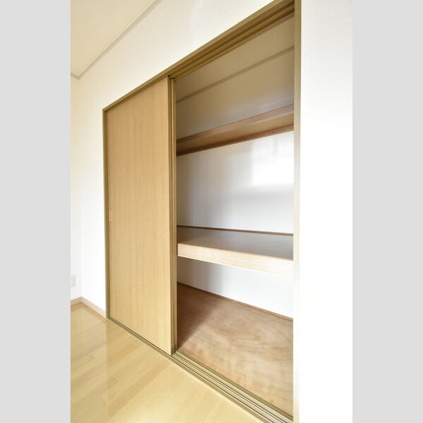 収納 (洋室①物入)