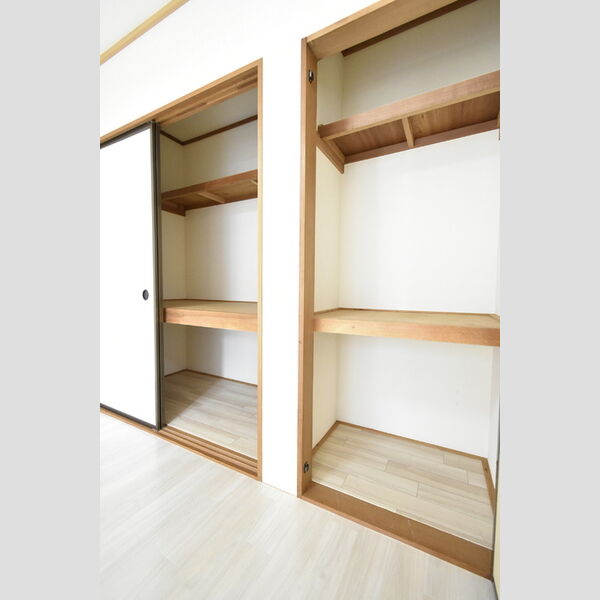 収納 (洋室①物入)