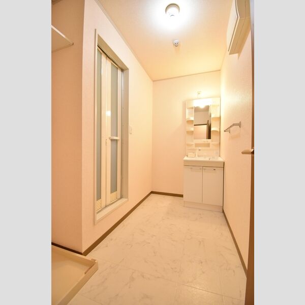 洗面所 (洗髪洗面化粧台)