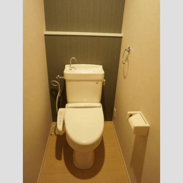 トイレ (温水洗浄暖房便座)