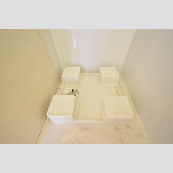 洗面所 (洗濯機置場)