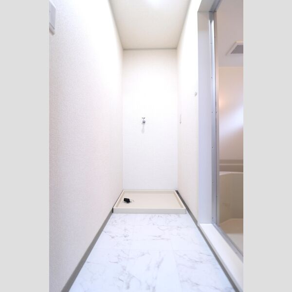 洗面所 (洗濯機置場)