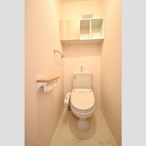 トイレ (トイレ)