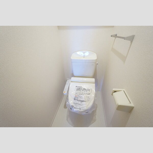 トイレ (温水洗浄暖房便座)