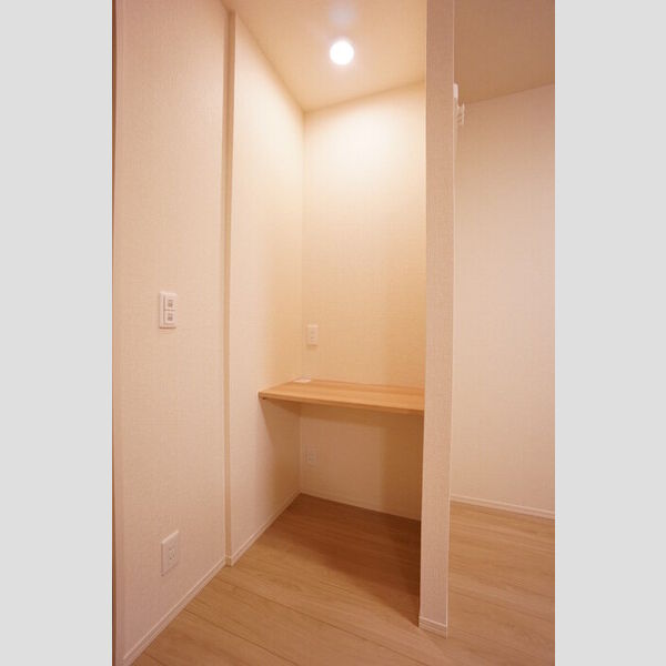 その他 (洋室PCカウンター)