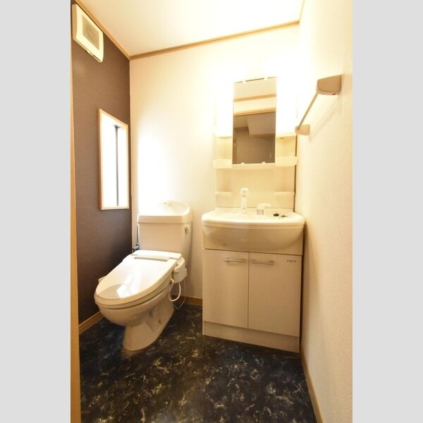 トイレ (トイレ　洗面所)