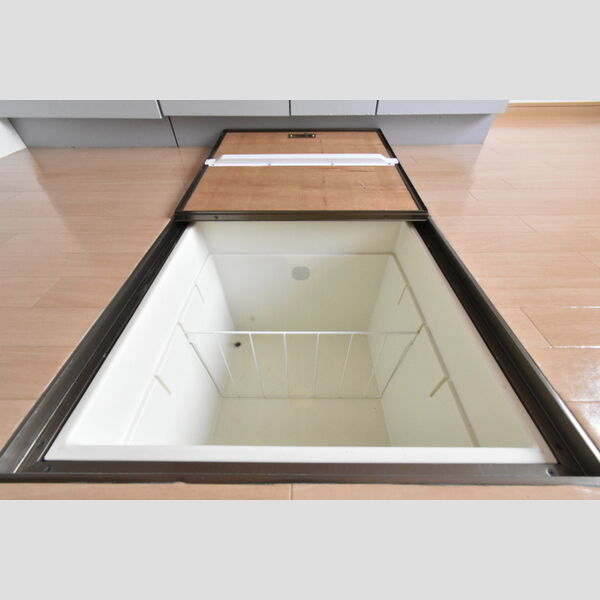 収納 (床下収納)