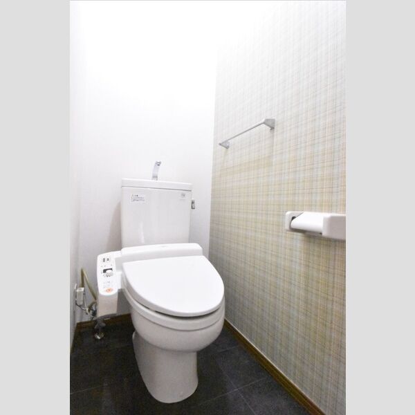 トイレ (温水洗浄暖房便座)