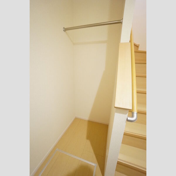 玄関 (パイプハンガー)